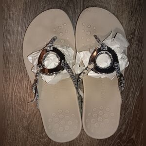 Vionic Karina Sandal Size 10 Snake Print